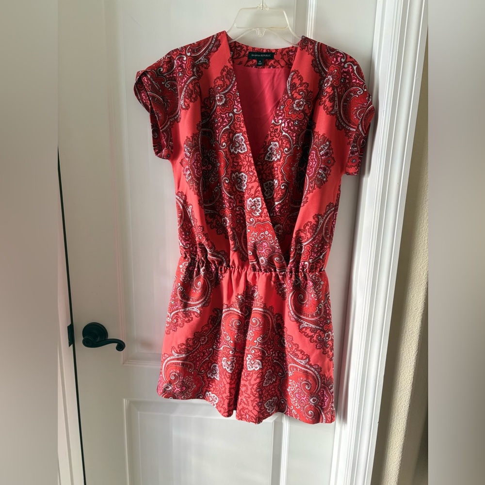 Banana Republic Paisley Romper Size 6 Red Coral Surplice V-Neck Elastic Waist